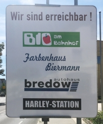Trotz Tunnel-Sperrung sind Bio am Bahnhof, Farbenhaus Biermann, Bredow Autohaus und Harley-Station weiterhin erreichbar.